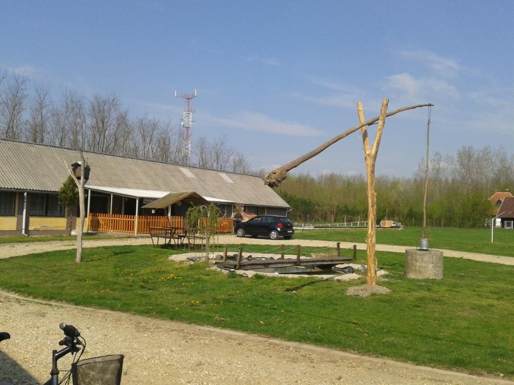 Sakaltanya Sorozo- Borozo Pihenohaz Hotel Venek Exterior photo